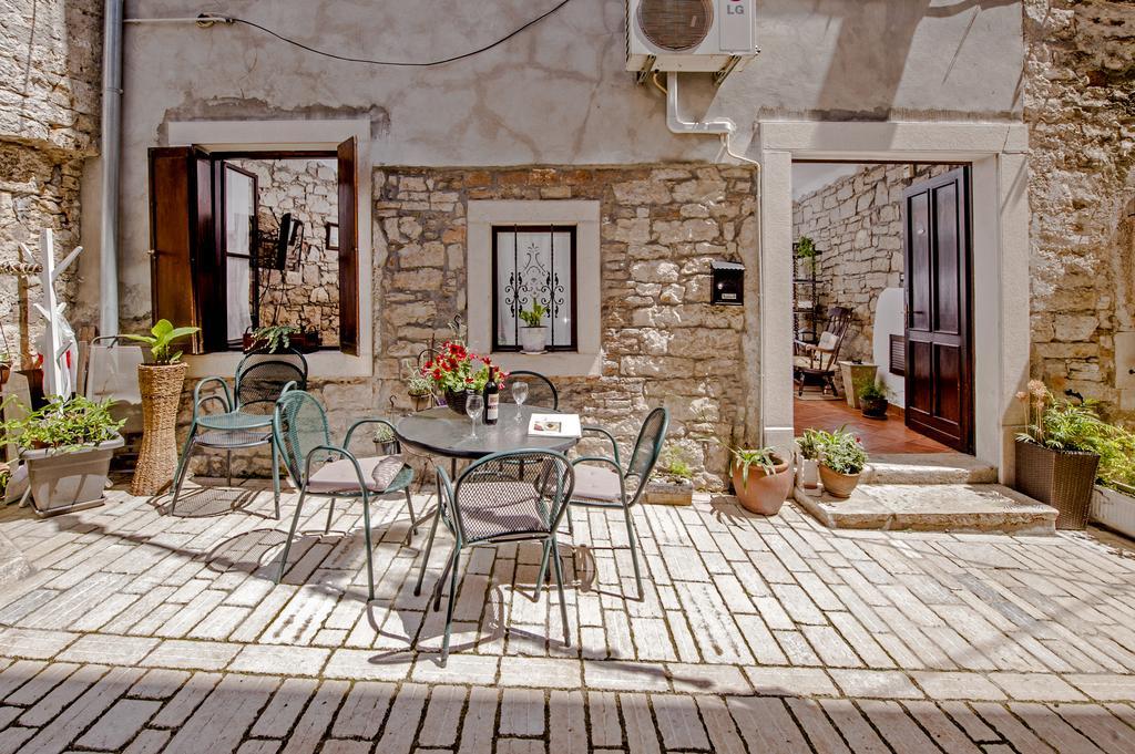 Apartments Taylor Rovinj Exteriör bild